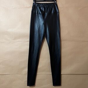 Aritzia | Wilfred Free Daria Pant High Waisted Vegan Leather Leggings Size M